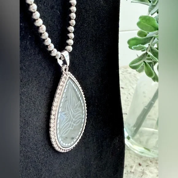 Black Teardrop Boot Stitch Earrings and Necklace Set - Picture 9 of 13